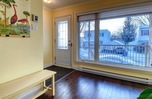 Pointe-aux-Trembles Apartamento | #168 Spacious, Bright APT with Backyard & Parking