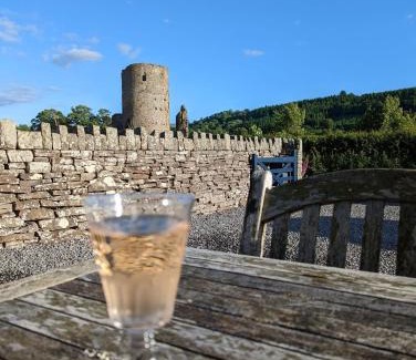 Tretower Casa | 16th Century House, Castle Views, Mountain Views, Hot Tub, Firepit, Stunning Interiors