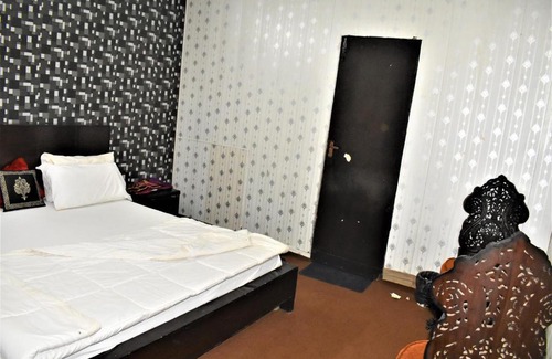 G-6 Sector Casa | 17 Guest House