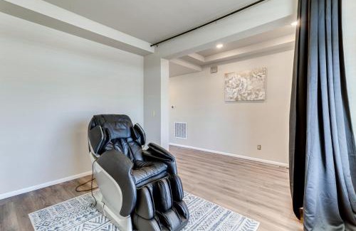 Aurora Casa | 17 Mi to Downtown Denver Modern Aurora Home!
