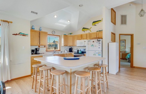 Colington Casa | 1700 Carolina Delight *3 Min Walk to Beach