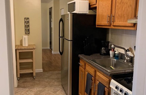 Industry Apartamento | 1703 3B · Digno 2bed Apt-20 min a NYC / Parking Avail.