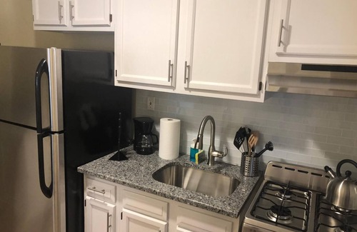 Industry Apartamento | 1703 3H · Adecuado 2bed Apt-20 min a NYC / Estacionamiento disponible
