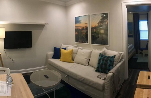 Industry Apartamento | 1703 4C · Fenomenal 1bed Apt / 20 min a NYC-Parking Avail.