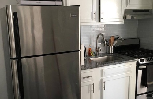 North Bergen Apartamento | Bright NYC Apt / Parking Avail-20 min a Time Square