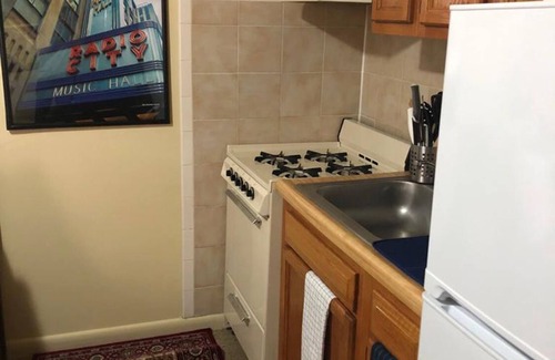 Industry Apartamento | Privado moderno estudio / estacionamiento disponible. - 20min NYC