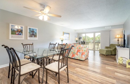 South Beach Casa | 1737 Bluff Villas Renovated Tommy Bahama Villa Water Views Sleeps 6 Sea Pines