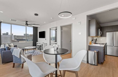 Downtown Condominio | 175 LEX - Walkable Downtown Condo - Stunning View