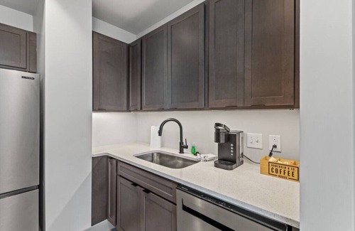Downtown Condominio | 175 LEX - Walkable Downtown Condo - Stunning View