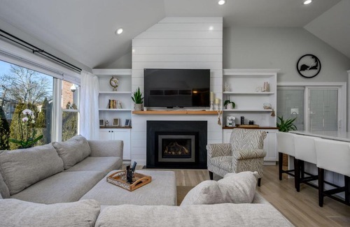 Hyannis Casa | 176 Sudbury Lane Hyannis Cape Cod - - Need Name