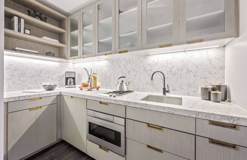Financial District Apartamento | 17John: Grand King Suite Apartment