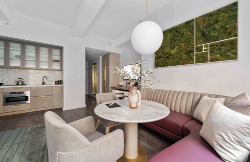 Financial District Apartamento | 17John: Premier King Studio Apartment