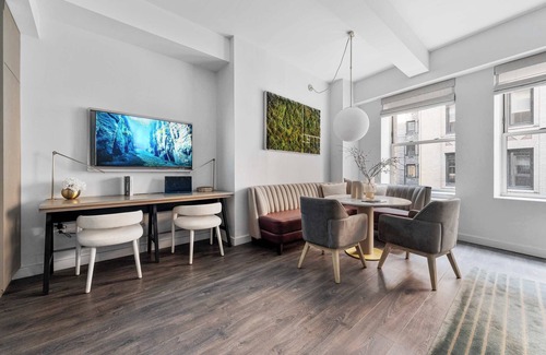 Financial District Apartamento | 17John: Premier King Studio Apartment