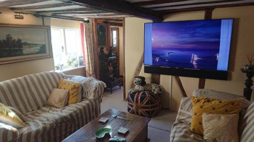 Hurley Casa | 17th Century 2-Bed Sleeps 4 Free Parking