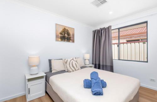 Bateman Casa | 18 Bateman Retreat 4bdr 25bth