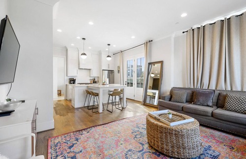 Rolling Mill Hill Casa | 18 Bed Downtown View Walk To Broadway