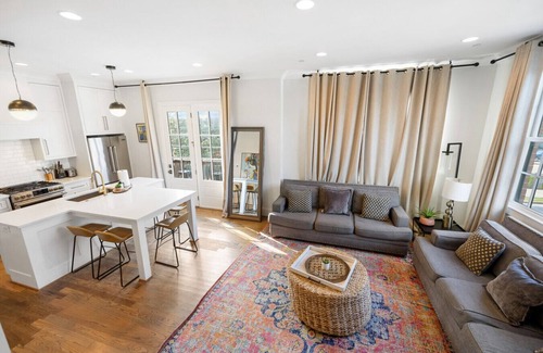 Rolling Mill Hill Casa | 18 Bed Downtown View Walk To Broadway