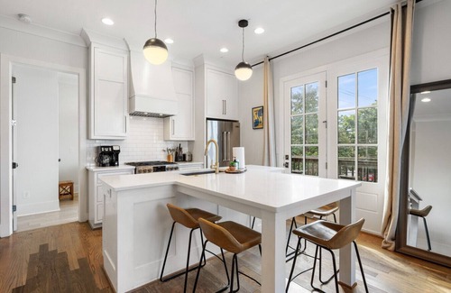 Rolling Mill Hill Casa | 18 Bed Downtown View Walk To Broadway