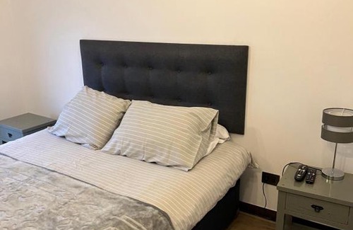 Vitacura Apartamento | 18 ,Costado Clinica las Condes, 5 personas