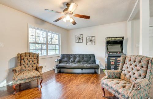 Lithia Springs Casa | 18 Mi to Downtown Atlanta Quiet Home with Fire Pit