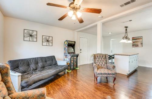 Lithia Springs Casa | 18 Mi to Downtown Atlanta Quiet Home with Fire Pit