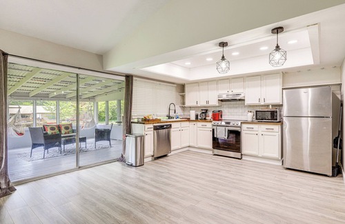 Church Street Casa | 18 Mi to Dtwn Atlanta: Pet-Friendly Home w/ Yard!