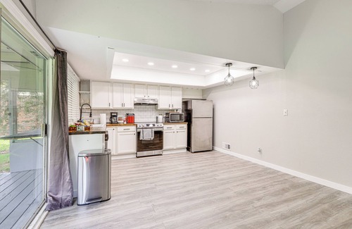 Church Street Casa | 18 Mi to Dtwn Atlanta: Pet-Friendly Home w/ Yard!