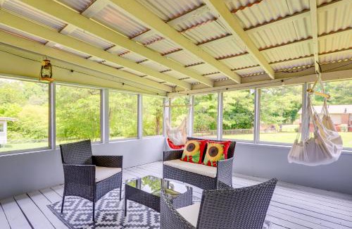Church Street Casa | 18 Mi to Dtwn Atlanta Pet-Friendly Home with Yard!
