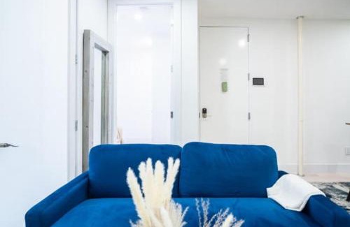 Ukrainian Village Apartamento | 180-2 Brand new 2BR 1Bath East Village