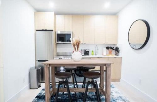 Ukrainian Village Apartamento | 180-2 Brand new 2BR 1Bath East Village