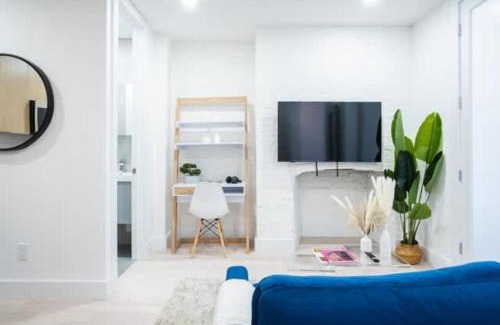 Ukrainian Village Apartamento | 180-2 Brand new 2BR 1Bath East Village