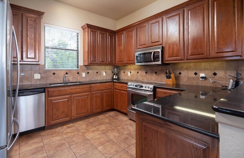 Canyon Lake Villa | Vistas de 180 grados de Canyon Lake, jacuzzi, dormir hasta 13!