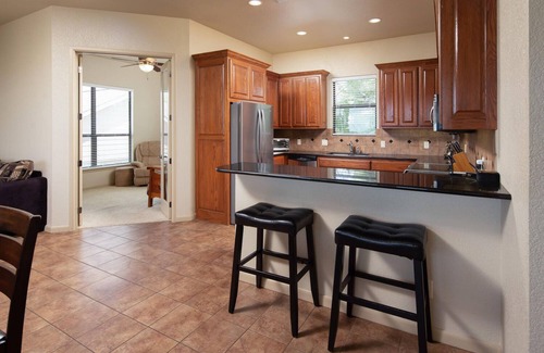 Canyon Lake Villa | Vistas de 180 grados de Canyon Lake, jacuzzi, dormir hasta 13!