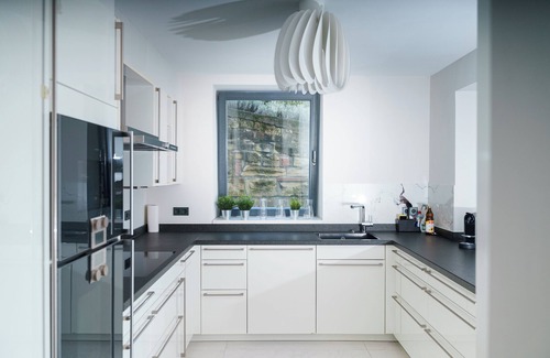 Feuerbacher Tal Casa | 180 m² Luxuriöse Maisonette mit Panoramablick