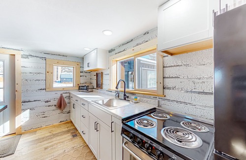 Colorado Springs Casa | 1800-acre ranch farmhouse with amazing views, animals, & entertainment