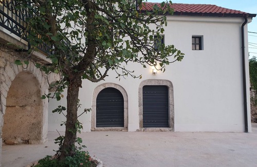 Tribalj Villa | Mansion Art House 1800
