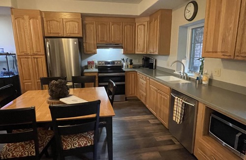 Clemmons Apartamento | *1800 SqFt Private Aptmt in Country Home. WFU, DTWS,Truist Field/RISE,Tanglewood