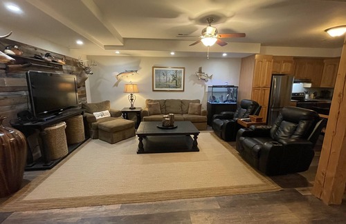 Clemmons Apartamento | *1800 SqFt Private Aptmt in Country Home. WFU, DTWS,Truist Field/RISE,Tanglewood