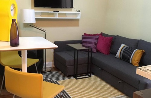 Industry Apartamento | Moderna marca Apt / estacionamiento disponible- 20 min a Nueva York