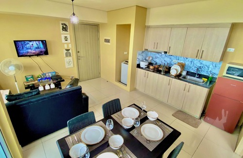 Pasay Condominio | 180° Manila View near Airport, MOA, PICC and World Trade Center w/ Massage chair