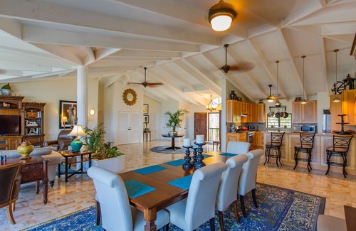 Green Cay Casa | 180° Sea Views, Luxurious Villa, Walk to secluded beach or beach bar