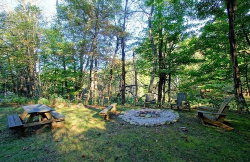 Banner Elk Cabina | 1848 Log Cabin in the Trees w/Fire Pit/ Foscoe/No Damage from Helene!