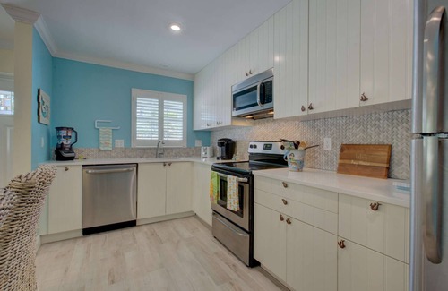 Siesta Key Village Condominio | Balancín de LuLu a pie de playa y pueblo, Piscina climatizada, Wi-Fi, Estación de barbacoa, Patio, Lavandería NUEVO