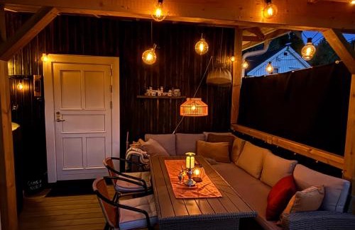 Eidsvoll Casa | 1850 Old Farmhouse Retreat with jacuzzi and sauna