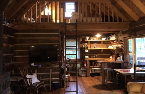 Bellevue Cabina | 1850 Rustic Cabin 20acre Prairie 3stocked ponds