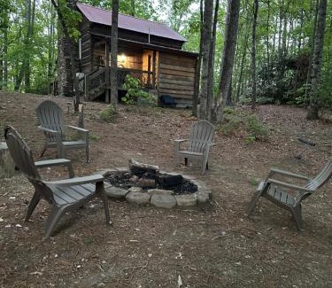 Hendersonville Casa | 1850s Settlers Cabin at Wethero Ridge