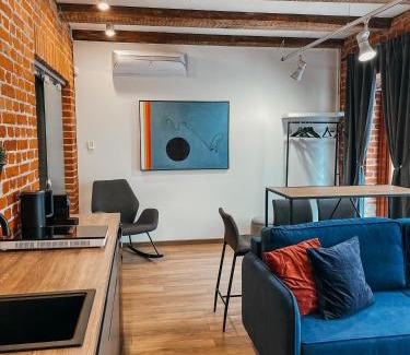 Marijampole Apartamento | 1880 Apartment with Private Parking