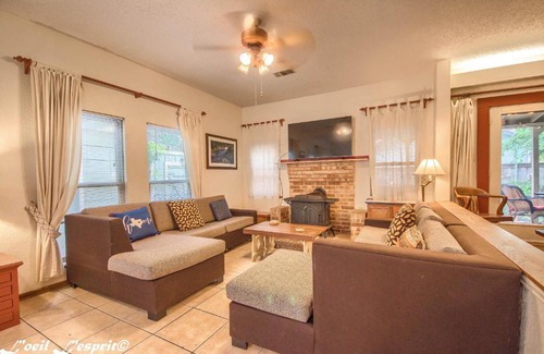 New Braunfels Casa | 1880 Market Plaza Haus TS 360