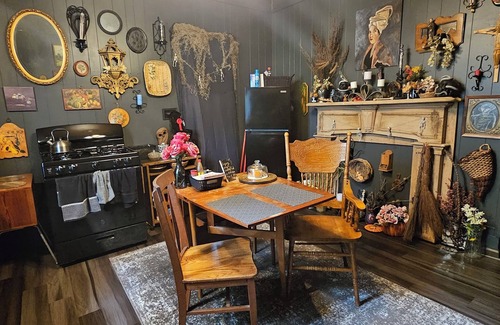 Centreville Casa | 1880s country Victorian getaway with dark eclectic decor