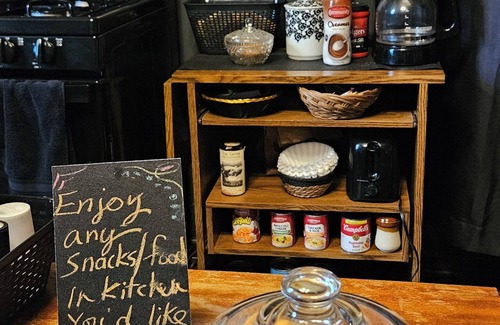 Centreville Casa | 1880s country Victorian getaway with dark eclectic decor